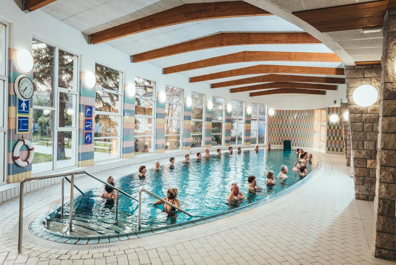 Hotel Delfin Izola Bagian luar foto