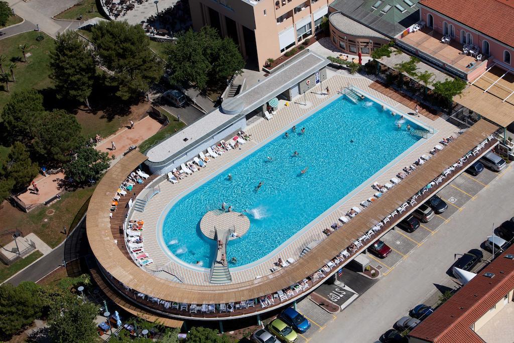 Hotel Delfin Izola Bagian luar foto